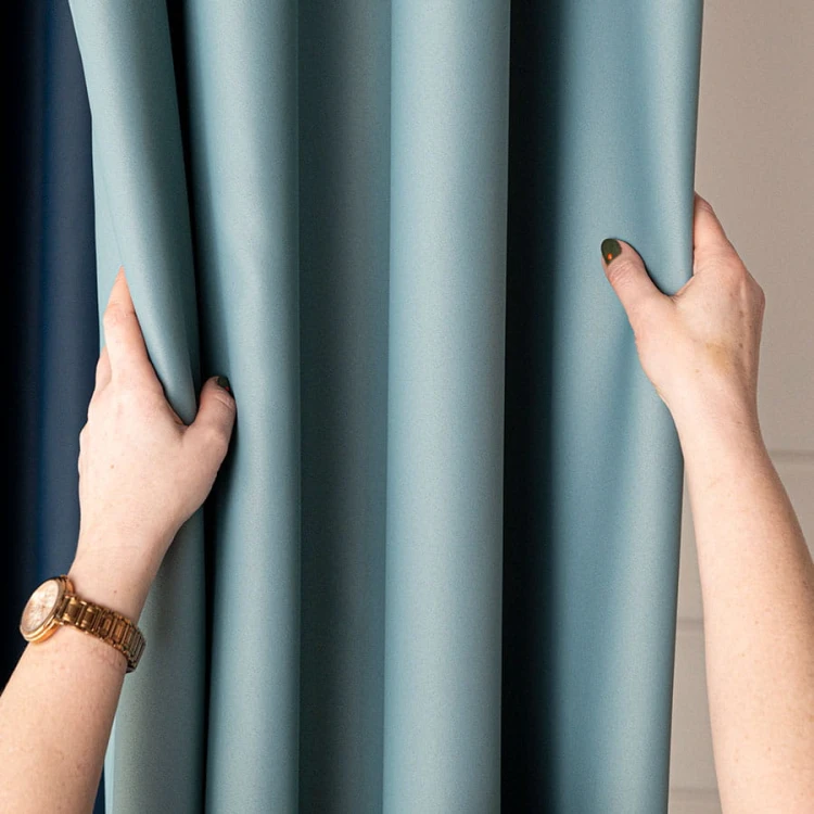 DONA Zasłona gotowa typu blackout na przelotkach, szerokość 140cm x wysokość 250cm, kolor 227 szałwiowy zielony TD0015/ZGP/227/140250/1