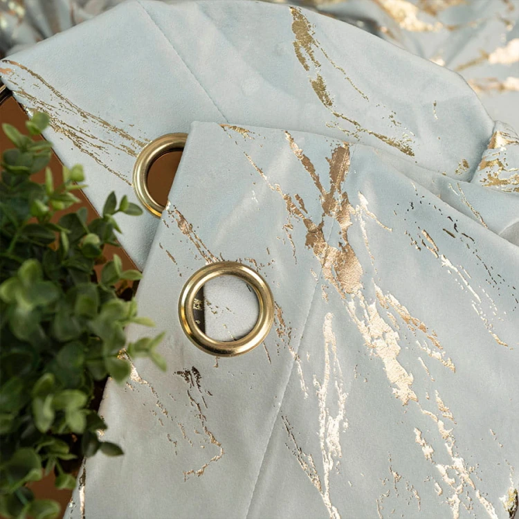 MARMA Zasłona gotowa na przelotkach, szerokość 140cm x wysokość 250cm, kolor 021 pastelowy szary ze złotym nadrukiem na VELVI TD0033/ZGP/021/140250/1