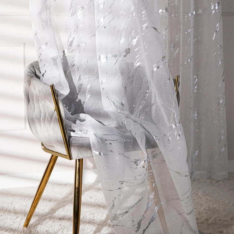 MARMA Firana gotowa na taśmie z ołowianką, szerokość 140cm x wysokość 250cm, kolor 001 biały ze srebrnym zdobieniem 132101/FGT/001/140250/1