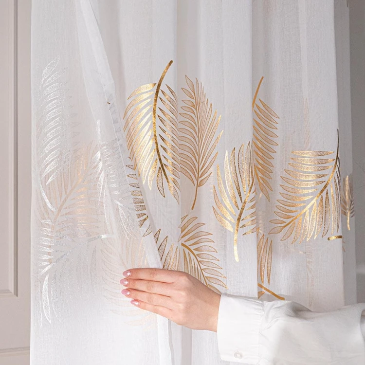 MARIETTA Firana gotowa na taśmie, szerokość 140cm x wysokość 250cm, kolor 004 biały ze złotym zdobieniem 000261/FGT/004/140250/1