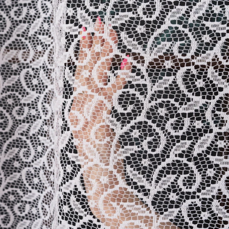 Firanka żakardowa ze wzorem po całości, wysokość 220cm, kolor 001 biały 004542/000/001/000220/1