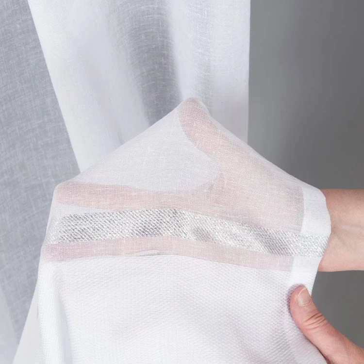 Firanka fantazyjna ze wzorem na samym dole z ołowianką, wysokość 330cm, kolor  biały ze srebrnym pasem