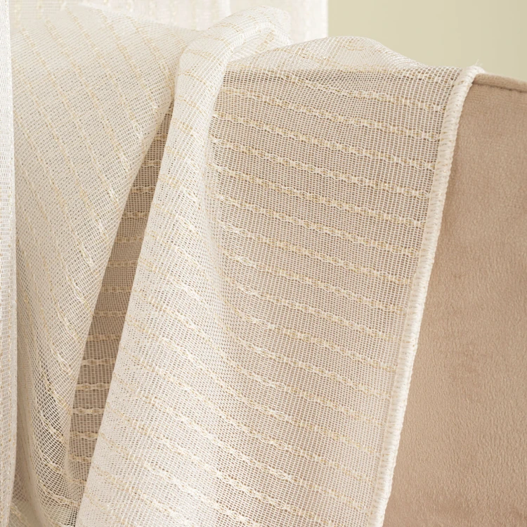 Firanka fantazyjna z ołowianką, wysokość 300cm, kolor  kremowy ze złotą nitką