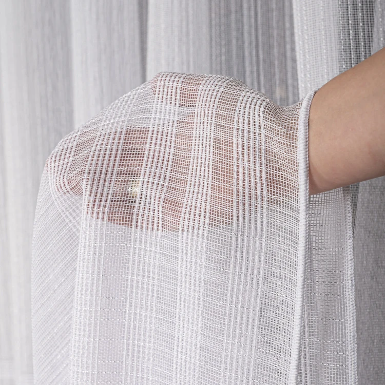 Firanka fantazyja z pasami i błyszczącą nitką, wysokość 300cm, kolor biały