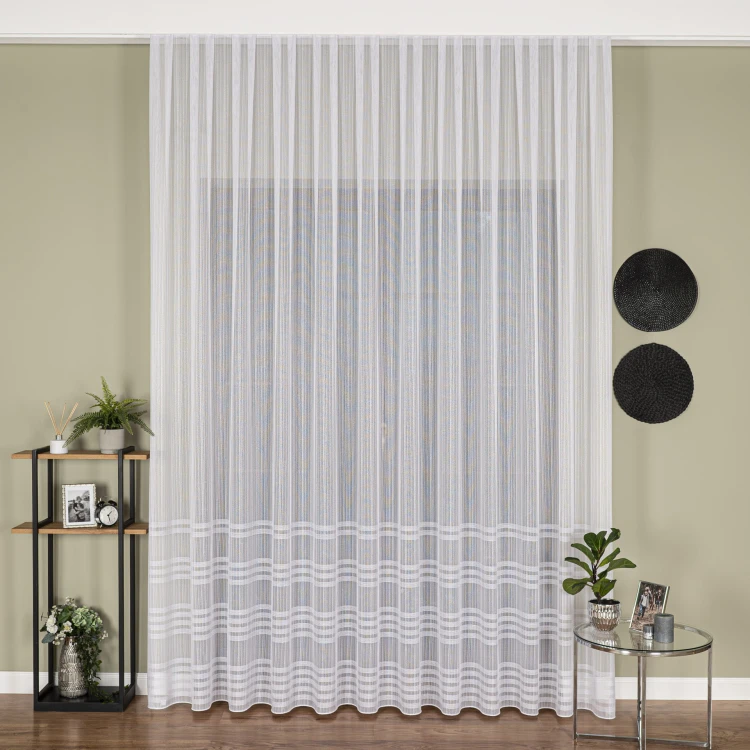 Firanka fantazyja z pasami i błyszczącą nitką, wysokość 300cm, kolor biały