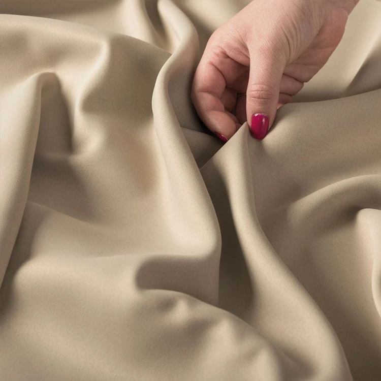 GRETA Tkanina dekoracyjna typu blackout, wysokość 320cm, kolor kremowy