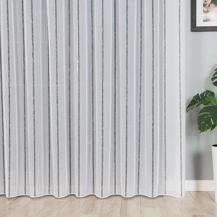 Firanka fantazyjna ze wzorem pasowym z ołowianką, wysokość 305cm, kolor biały z czarnym ze srebrną nitką