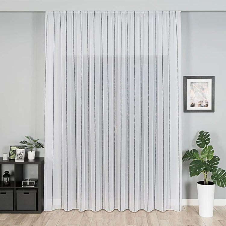 Firanka fantazyjna ze wzorem pasowym z ołowianką, wysokość 305cm, kolor biały z czarnym ze srebrną nitką