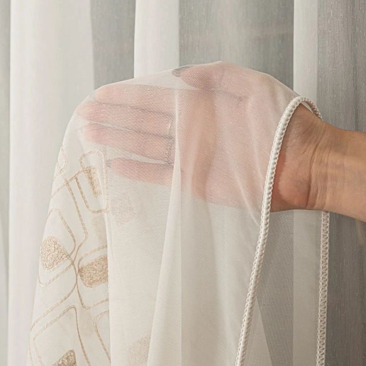 Firanka haftowana ze wzorem pasowym, wysokość 280cm, kolor 012 kremowy 224128/955/012/000280/1