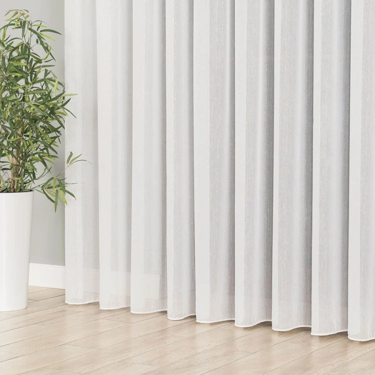 Firanka fantazyjna z ołowianką, wysokość 300cm, kolor biały ze złotą nitką