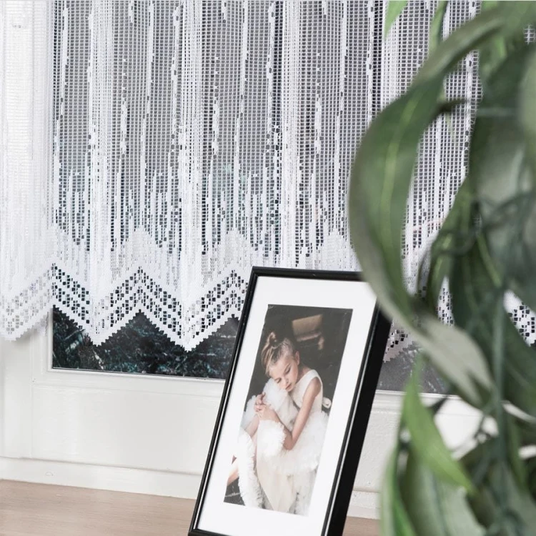 Zazdrostka żakardowa ze wzorem po całości, wysokość 50cm, kolor biały