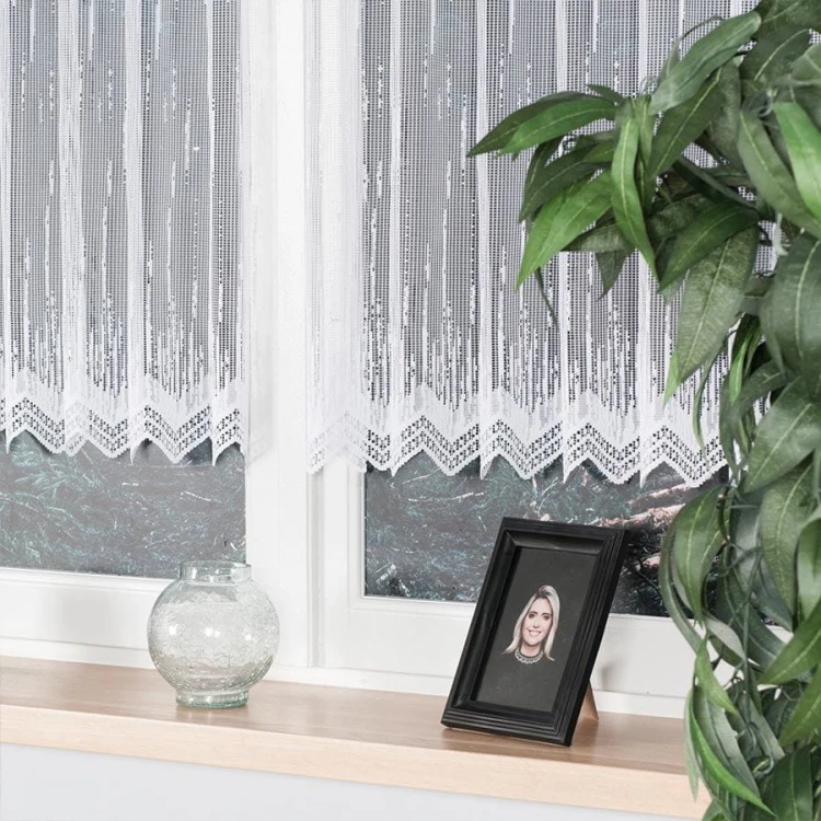 Firanka żakardowa ze wzorem po całości, wysokość 120cm, kolor biały