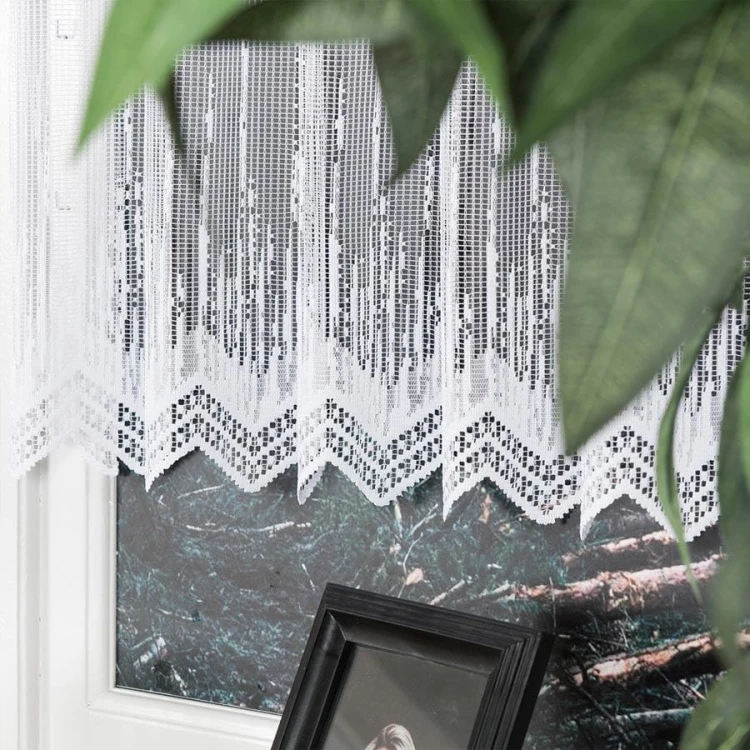 Firanka żakardowa ze wzorem po całości, wysokość 120cm, kolor biały