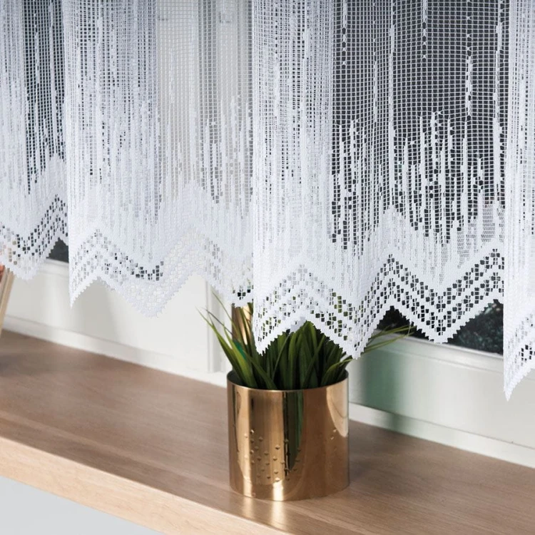 Firanka żakardowa ze wzorem po całości, wysokość 140cm, kolor biały