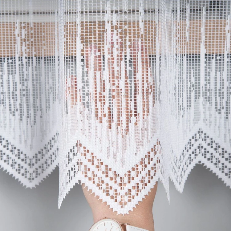 Firanka żakardowa ze wzorem po całości, wysokość 180cm, kolor biały