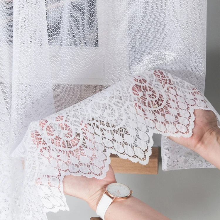 VIOLETTA Firanka żakardowa ze wzorem pasowym, wysokość 130cm, kolor biały