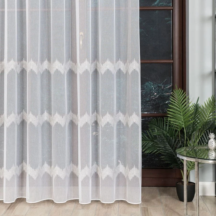 Firanka haftowana ze wzorem pasowym z ołowianką, wysokość 280cm, kolor 002 biały z szarym i srebrnym 112750/OLO/002/000280/1