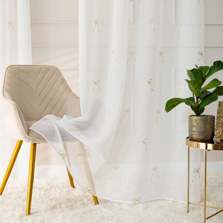 KOKARDKA Firana gotowa na etaminie, haftowana, na taśmie, z ołowianką, szerokość 140 x wysokość 250cm, kolorbiały ze złotym