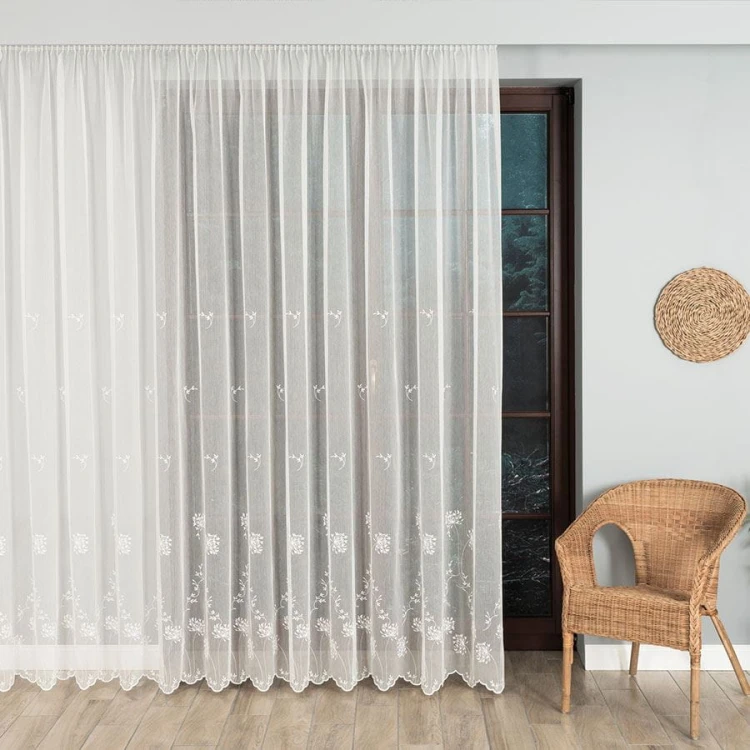 Firanka haftowana ze wzorem pasowym, wysokość 280cm, kolor kremowy