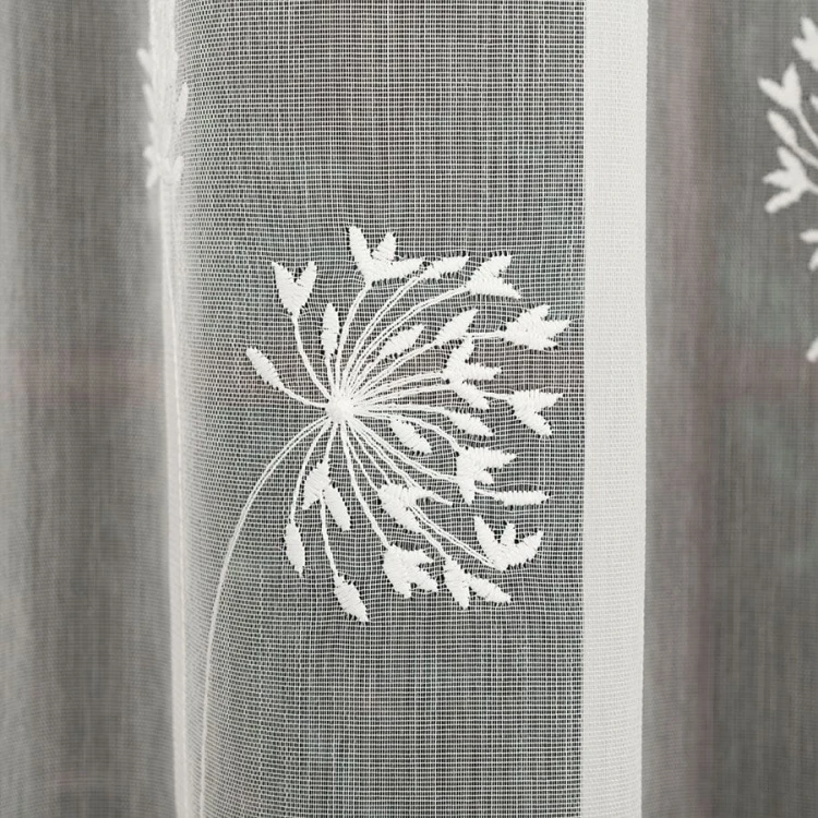 Firanka haftowana ze wzorem pasowym, wysokość 280cm, kolor kremowy