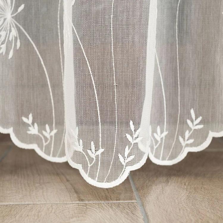 Firanka haftowana ze wzorem pasowym, wysokość 280cm, kolor kremowy