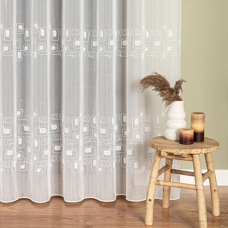 Firanka haftowana ze wzorem pasowym, wysokość 280cm, kolor  biały