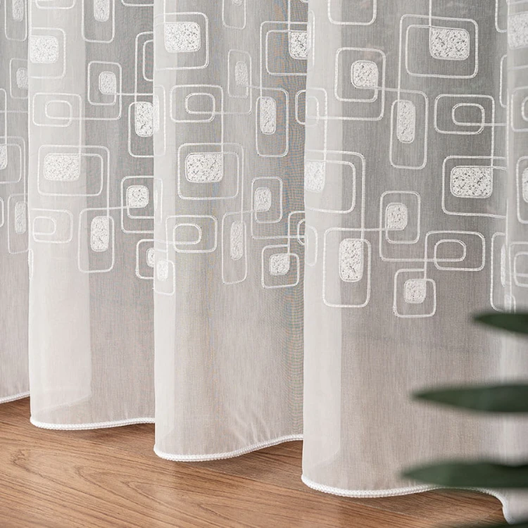 Firanka haftowana ze wzorem pasowym, wysokość 280cm, kolor  biały