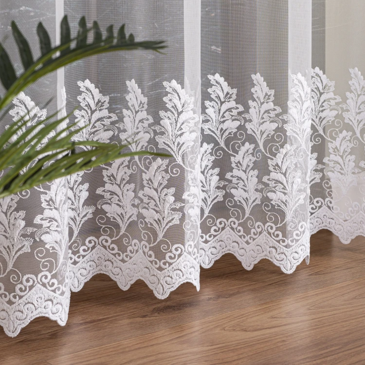 Firanka haftowana ze wzorem pasowym, wysokość 300cm, kolor biały