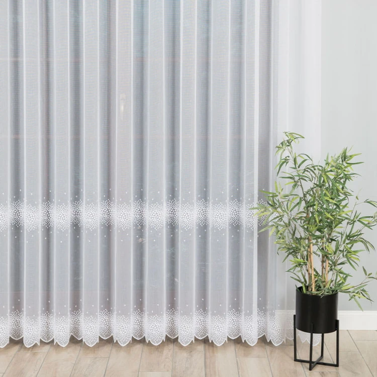 Firanka haftowana ze wzorem pasowym, wysokość 280cm, kolor biały