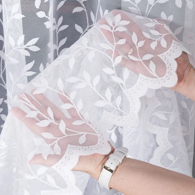 Firanka żakardowa ze wzorem, wysokość 220cm, kolor biały