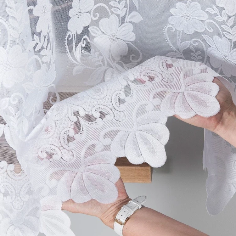 Firanka żakardowa ze wzorem, wysokość 150cm, kolor biały