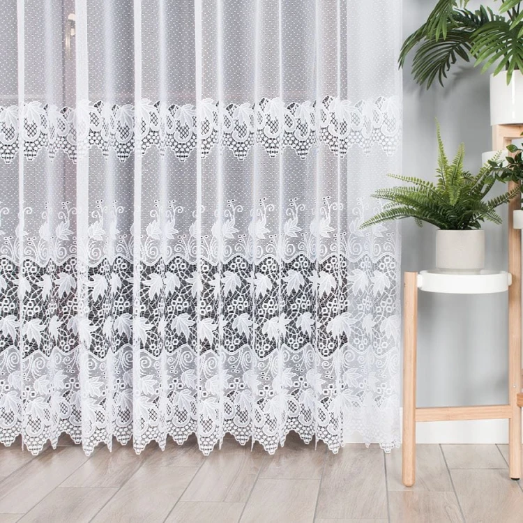 Firanka żakardowa ze wzorem pasowym, wysokość 250cm, kolor biały