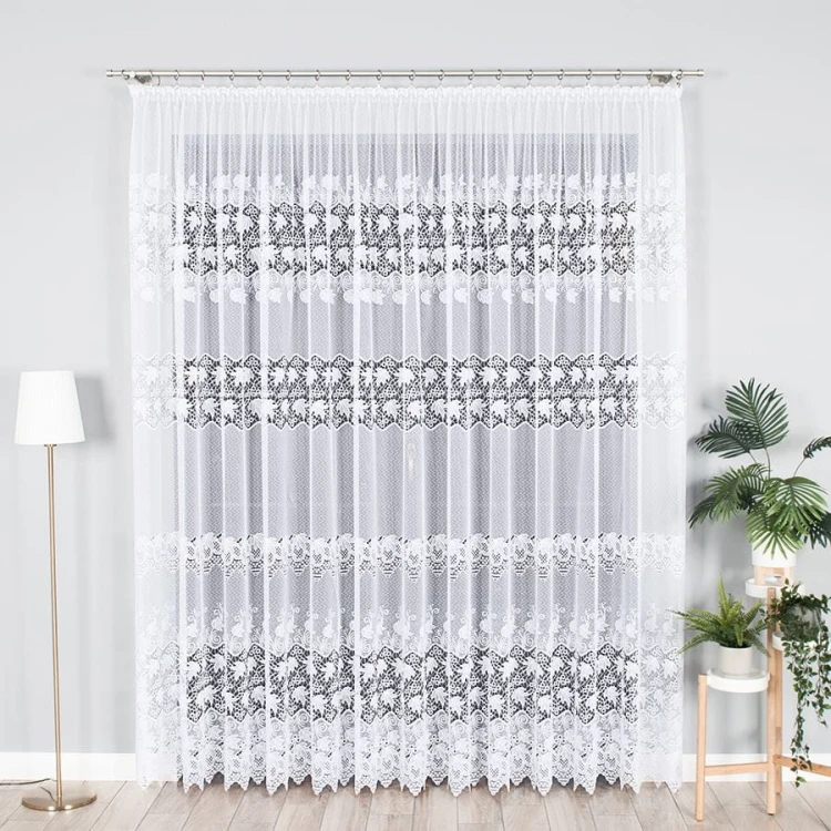 Firanka żakardowa ze wzorem pasowym, wysokość 250cm, kolor biały