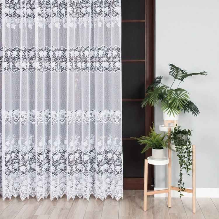 Firanka żakardowa ze wzorem pasowym, wysokość 250cm, kolor biały