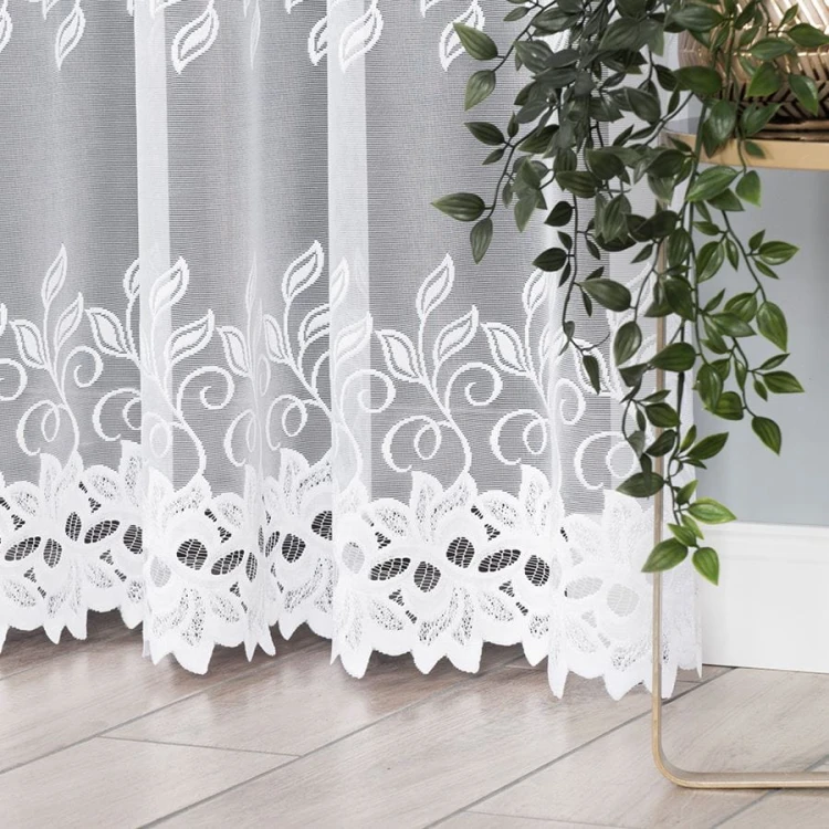 Firanka żakardowa ze wzorem pasowym, wysokość 200cm, kolor biały