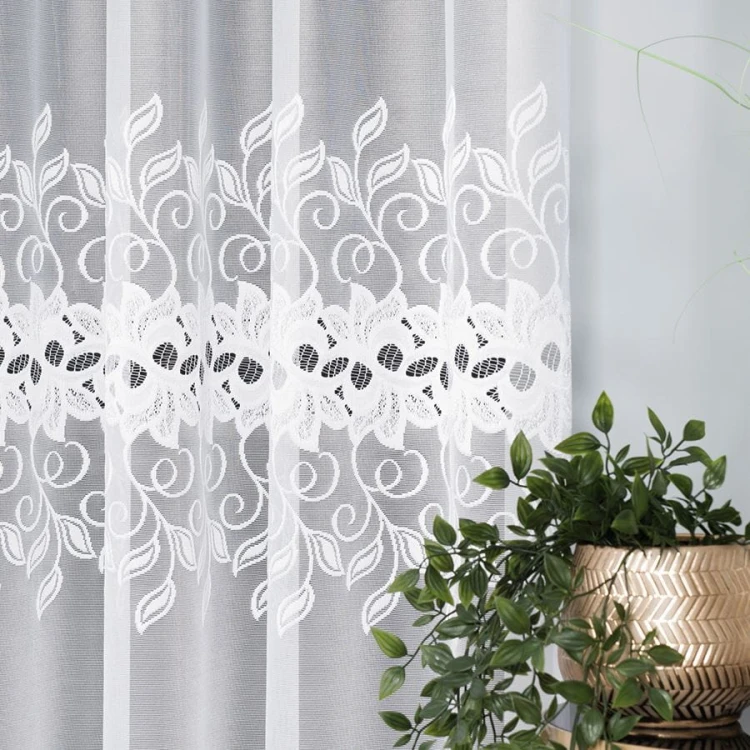 Firanka żakardowa ze wzorem pasowym, wysokość 250cm, kolor biały