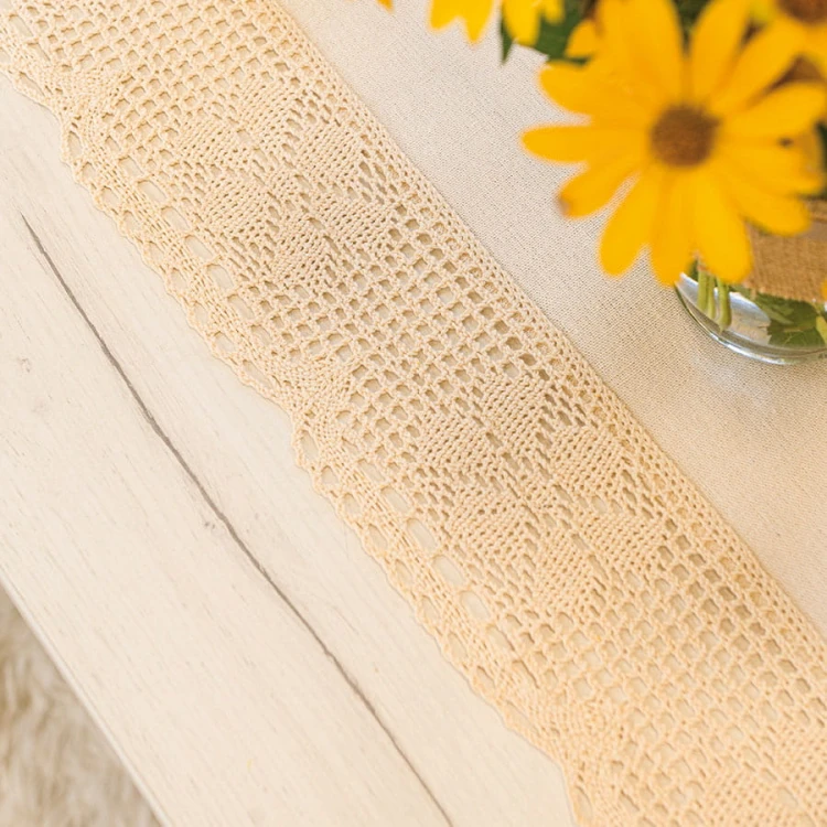 RACHELA Bieżnik z ażurem, szerokość 60 x wysokość 120cm, kolor kremowy