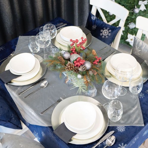 ŚNIEŻKI Serweta wodoodporna VELVET, 85x85cm, kolor jasny szary ze srebrnym zdobieniem