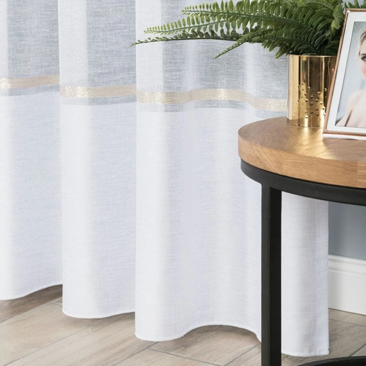 Firanka fantazyjna ze wzorem na samym dole z ołowianką, wysokość 330cm, kolor 003 biały ze złotym pasem